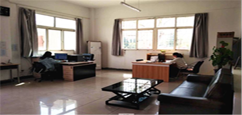 西安碳?xì)溆蛦T工辦公區(qū)